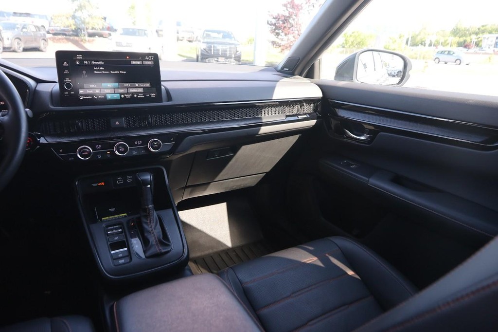 Honda CR-V Hybrid Vehicle Image 27