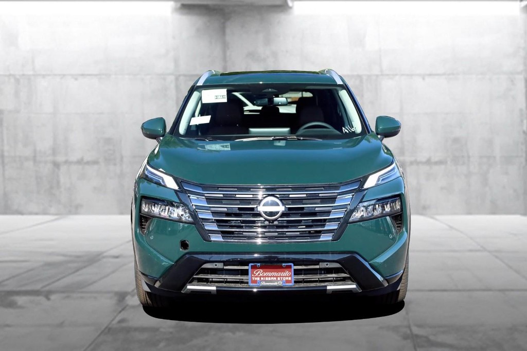 Nissan Rogue Vehicle Image 04