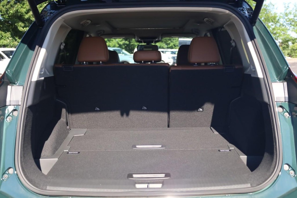 Nissan Rogue Vehicle Image 07