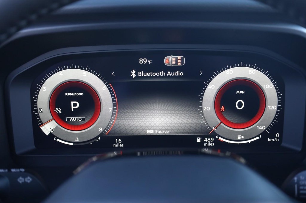 Nissan Rogue Vehicle Image 10