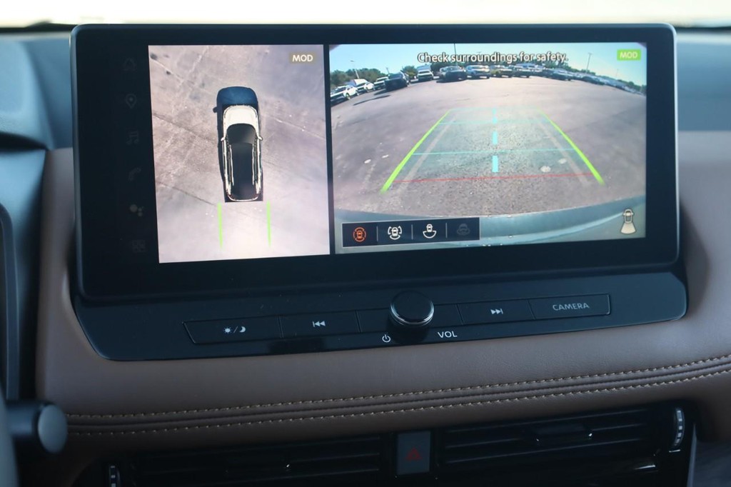 Nissan Rogue Vehicle Image 12