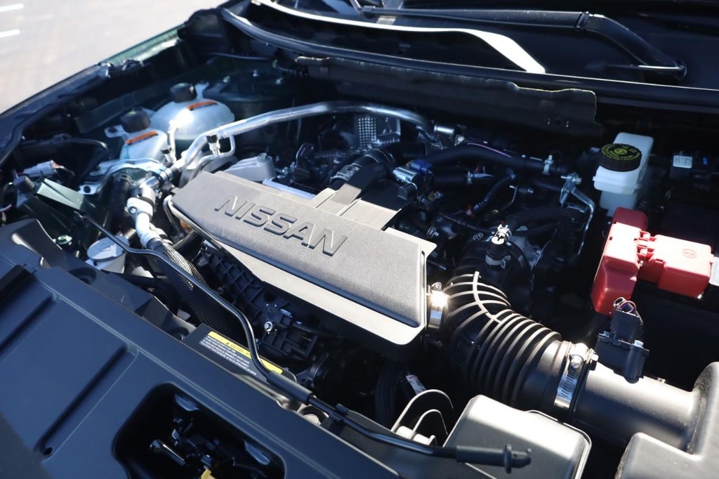 Nissan Rogue Vehicle Image 25