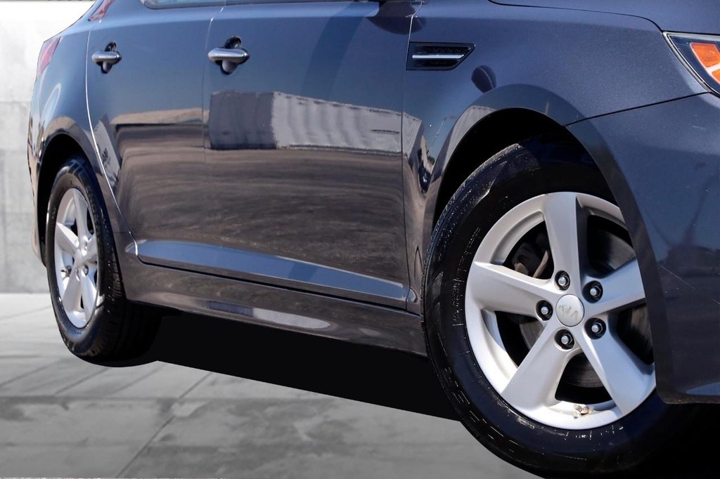Kia Optima Vehicle Image 03