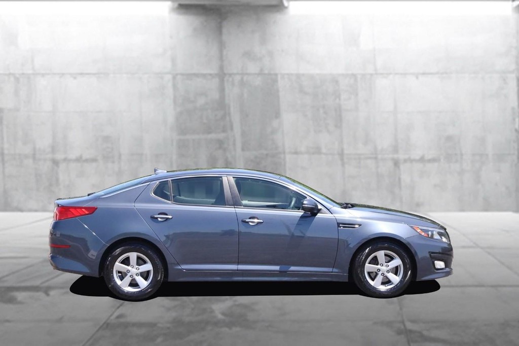 Kia Optima Vehicle Image 05