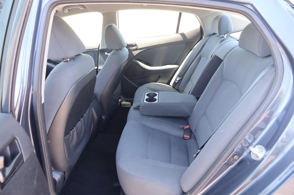 Kia Optima Vehicle Image 09