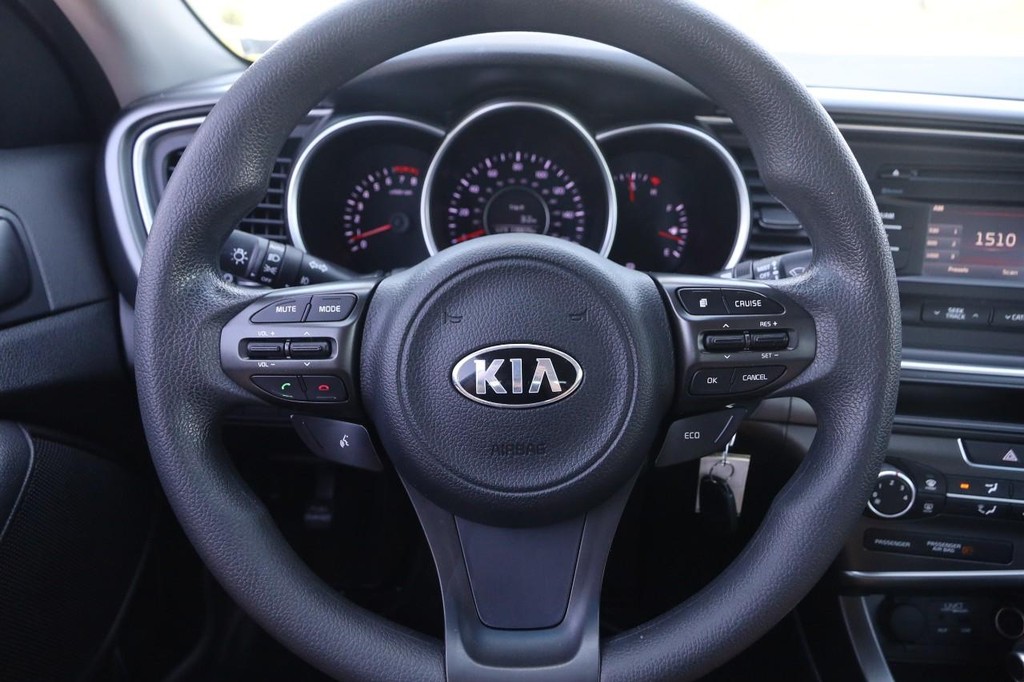 Kia Optima Vehicle Image 10