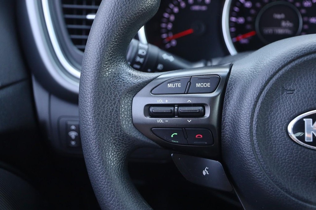 Kia Optima Vehicle Image 11