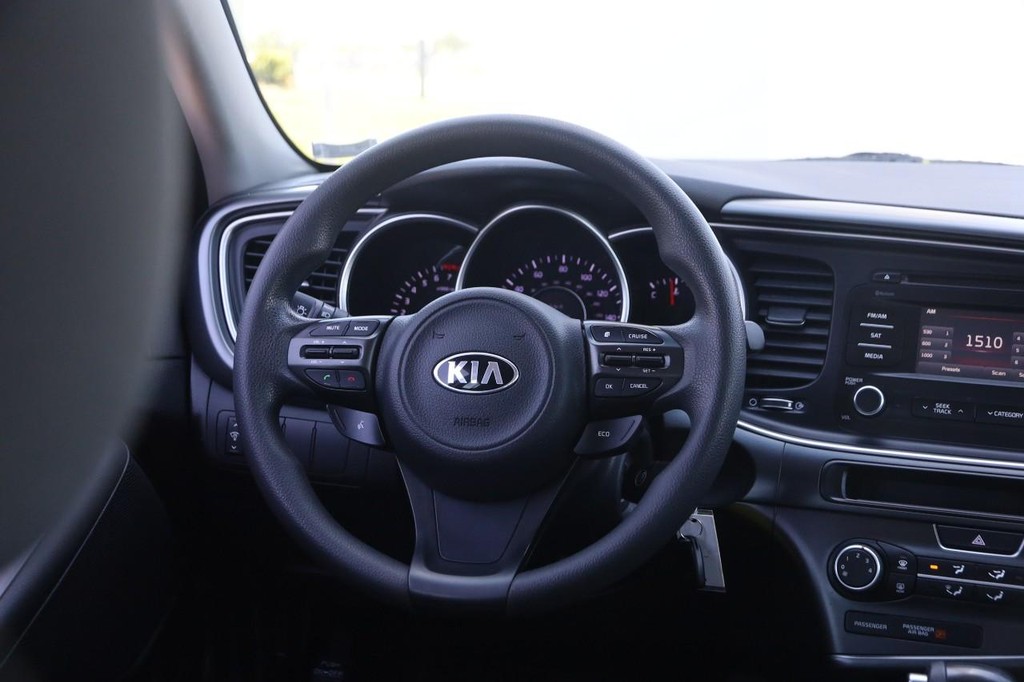 Kia Optima Vehicle Image 21