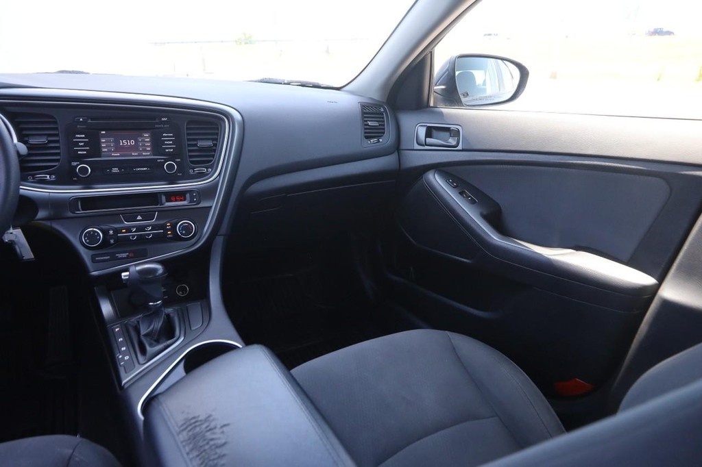 Kia Optima Vehicle Image 23