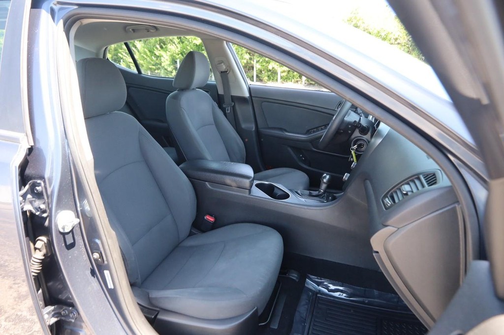 Kia Optima Vehicle Image 24
