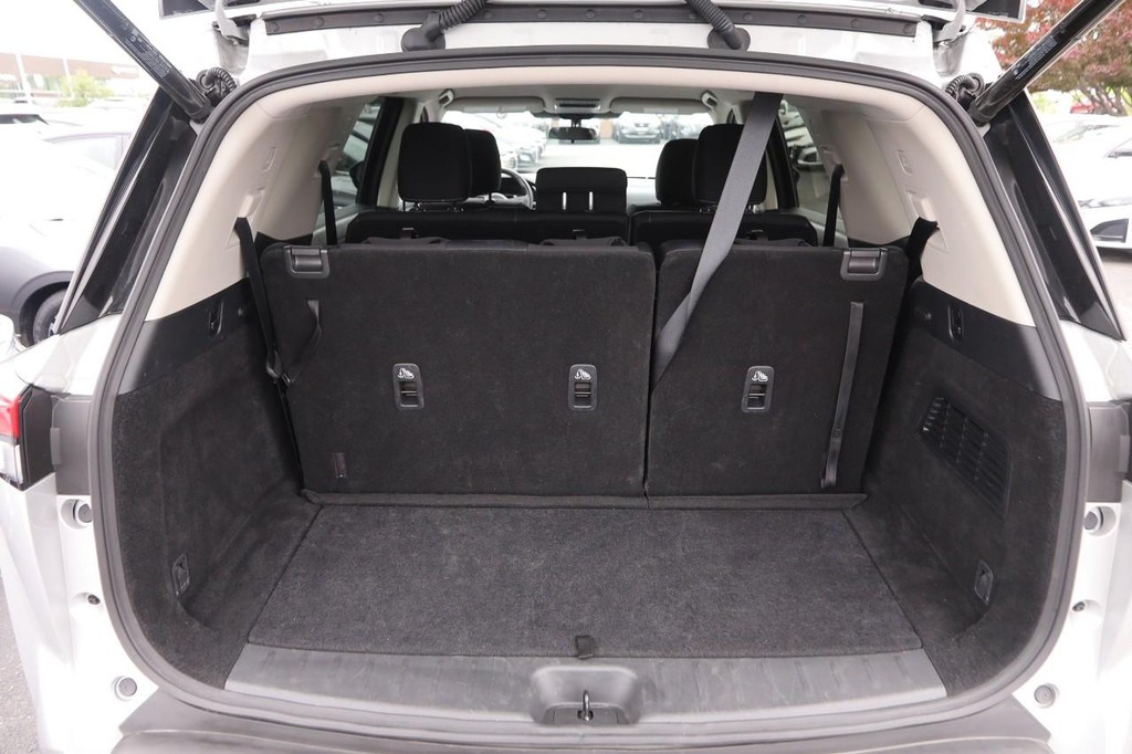 Nissan Pathfinder Vehicle Full-screen Gallery Image 7