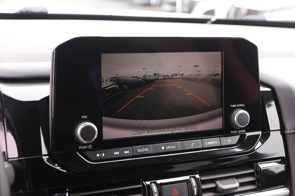 Nissan Pathfinder Vehicle Full-screen Gallery Image 19