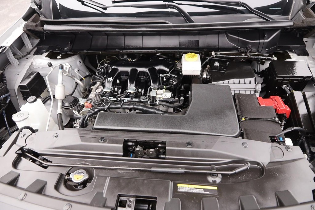 Nissan Pathfinder Vehicle Full-screen Gallery Image 29