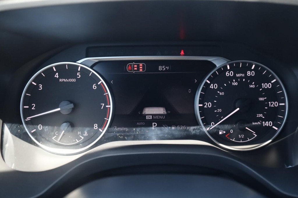Nissan Rogue Vehicle Full-screen Gallery Image 13