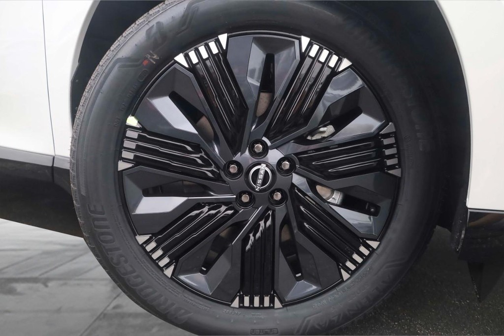 Nissan Murano Vehicle Full-screen Gallery Image 3