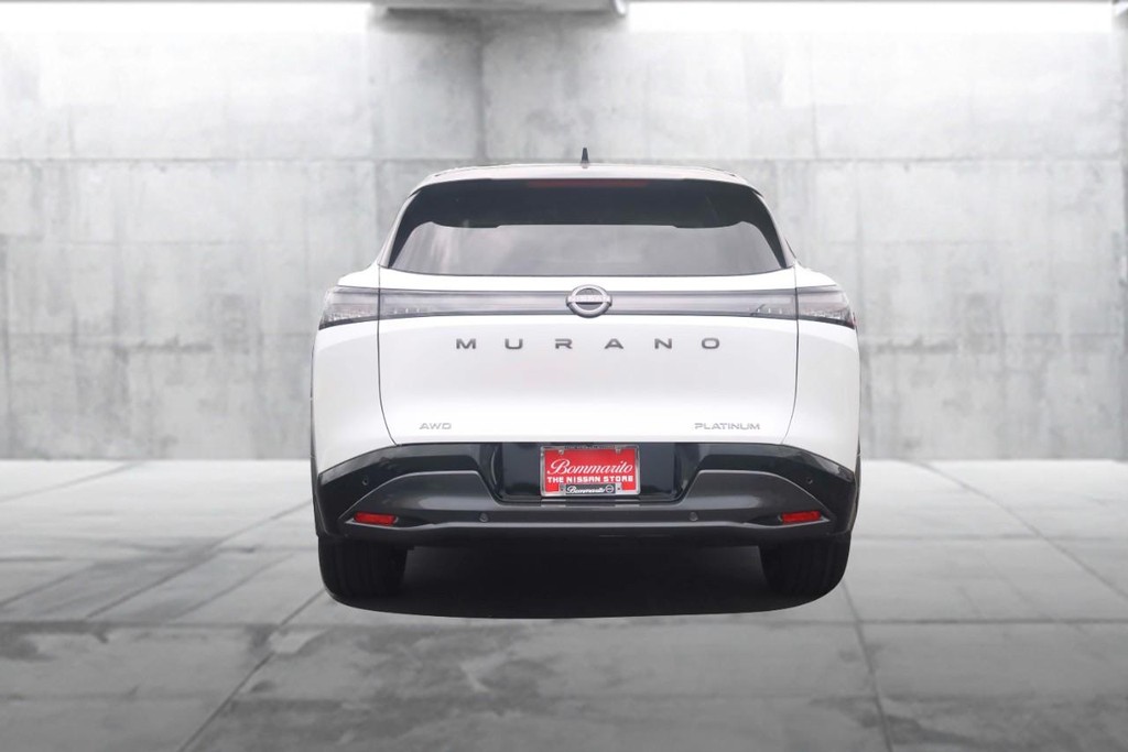 Nissan Murano Vehicle Full-screen Gallery Image 6