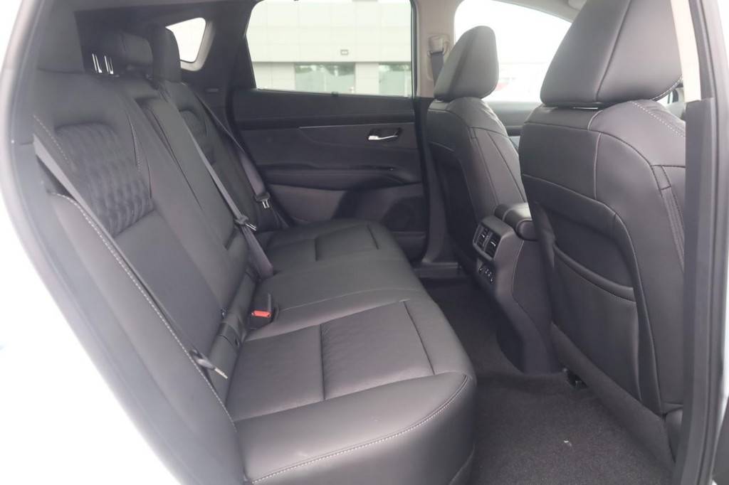 Nissan Murano Vehicle Full-screen Gallery Image 23