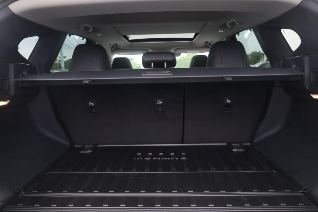 Nissan Murano Vehicle Full-screen Gallery Image 25