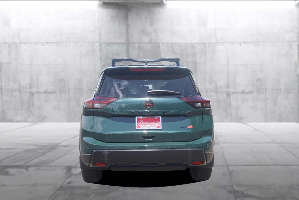 Nissan Rogue Vehicle Full-screen Gallery Image 6