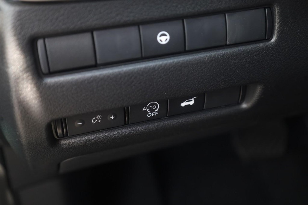 Nissan Rogue Vehicle Full-screen Gallery Image 13