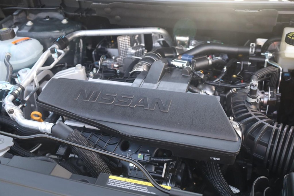 Nissan Rogue Vehicle Full-screen Gallery Image 25