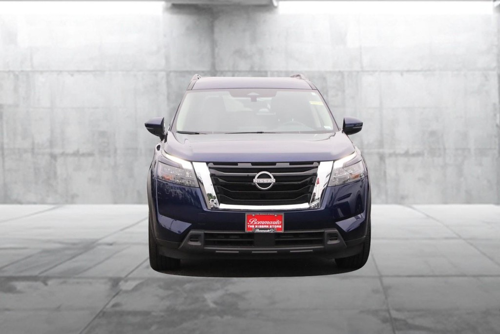 Nissan Pathfinder Vehicle Image 04