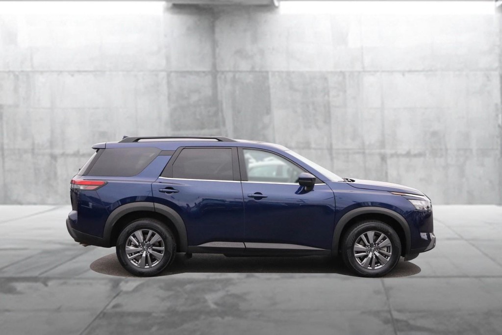 Nissan Pathfinder Vehicle Image 05