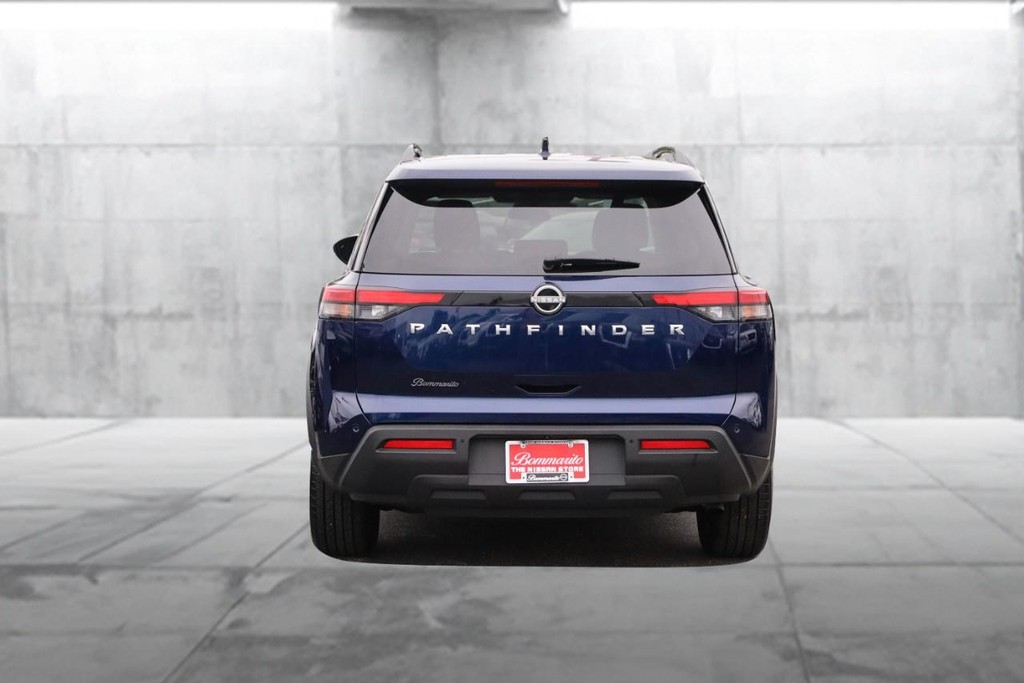 Nissan Pathfinder Vehicle Image 06