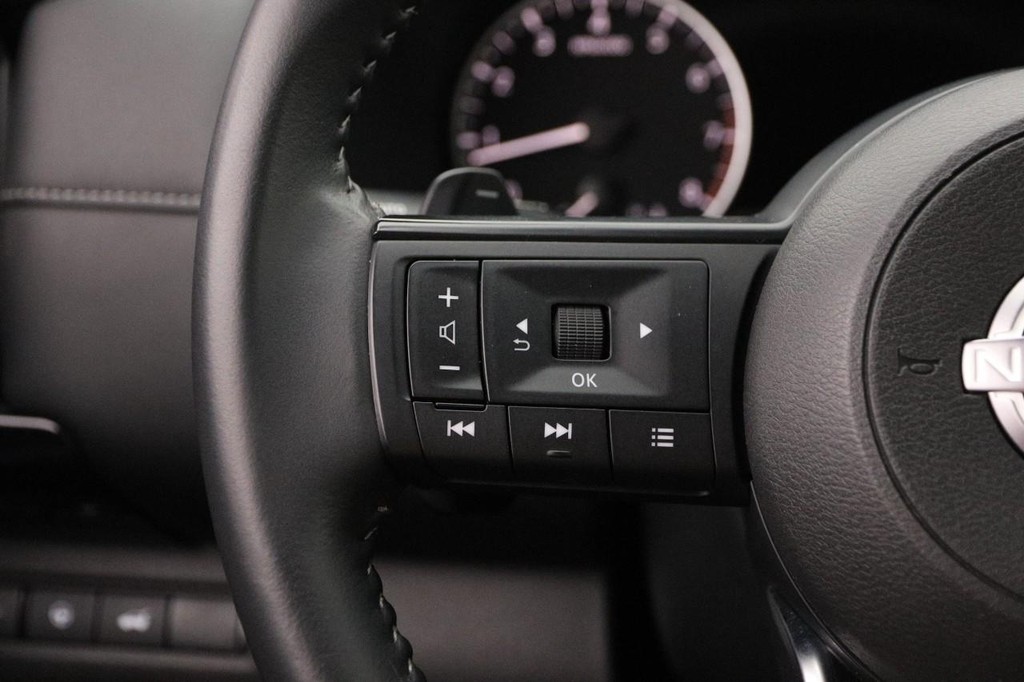 Nissan Pathfinder Vehicle Image 13