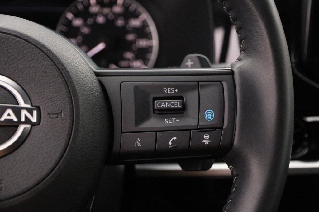Nissan Pathfinder Vehicle Image 14