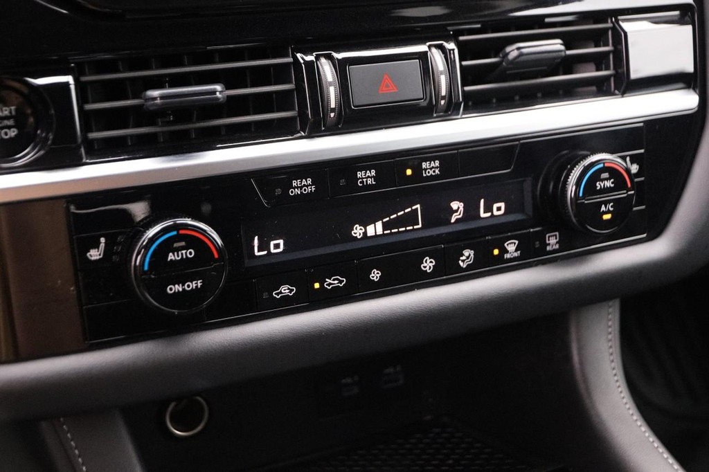 Nissan Pathfinder Vehicle Image 20