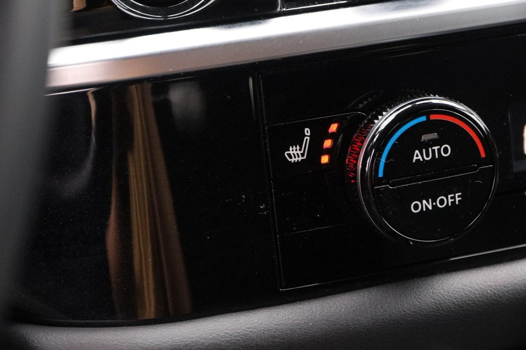Nissan Pathfinder Vehicle Image 21