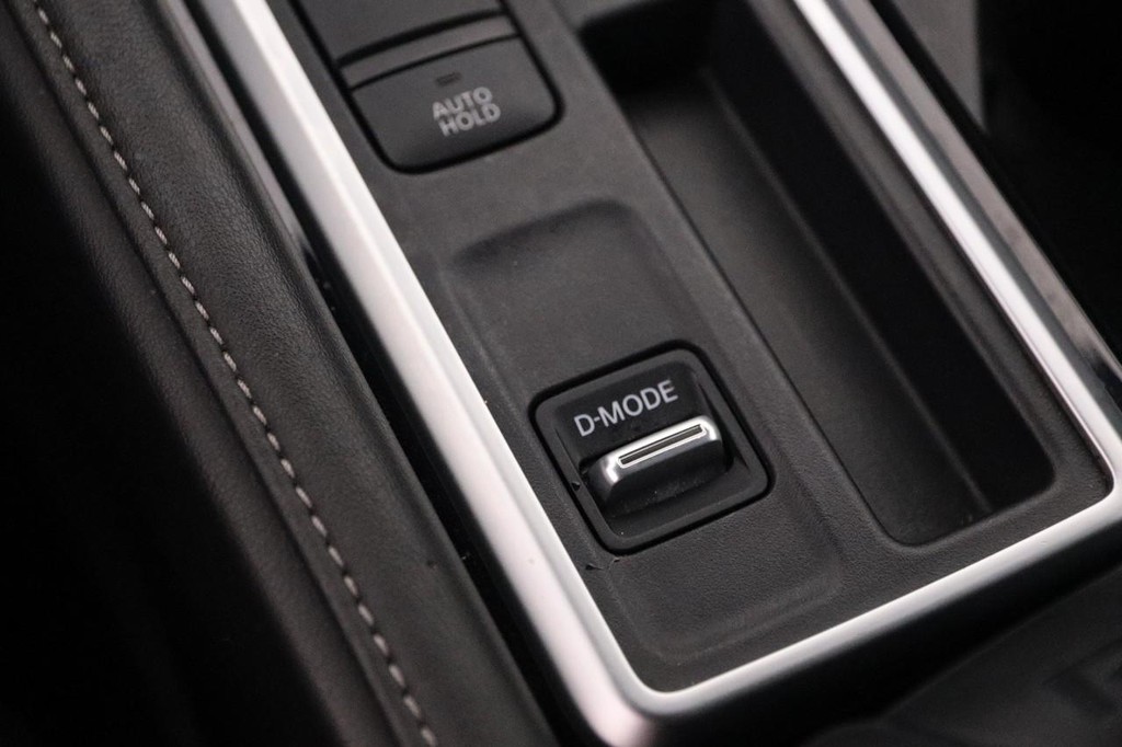 Nissan Pathfinder Vehicle Image 22