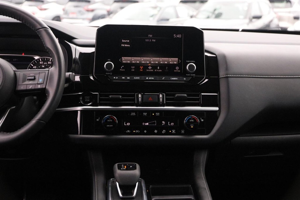Nissan Pathfinder Vehicle Image 28
