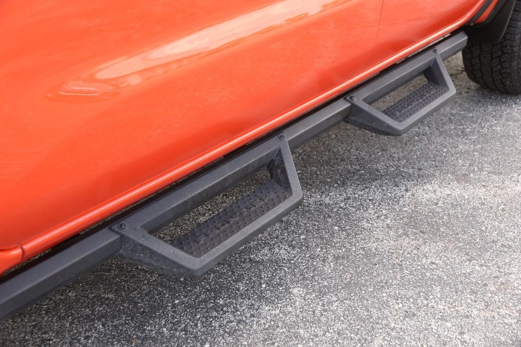 Nissan Frontier Vehicle Full-screen Gallery Image 11