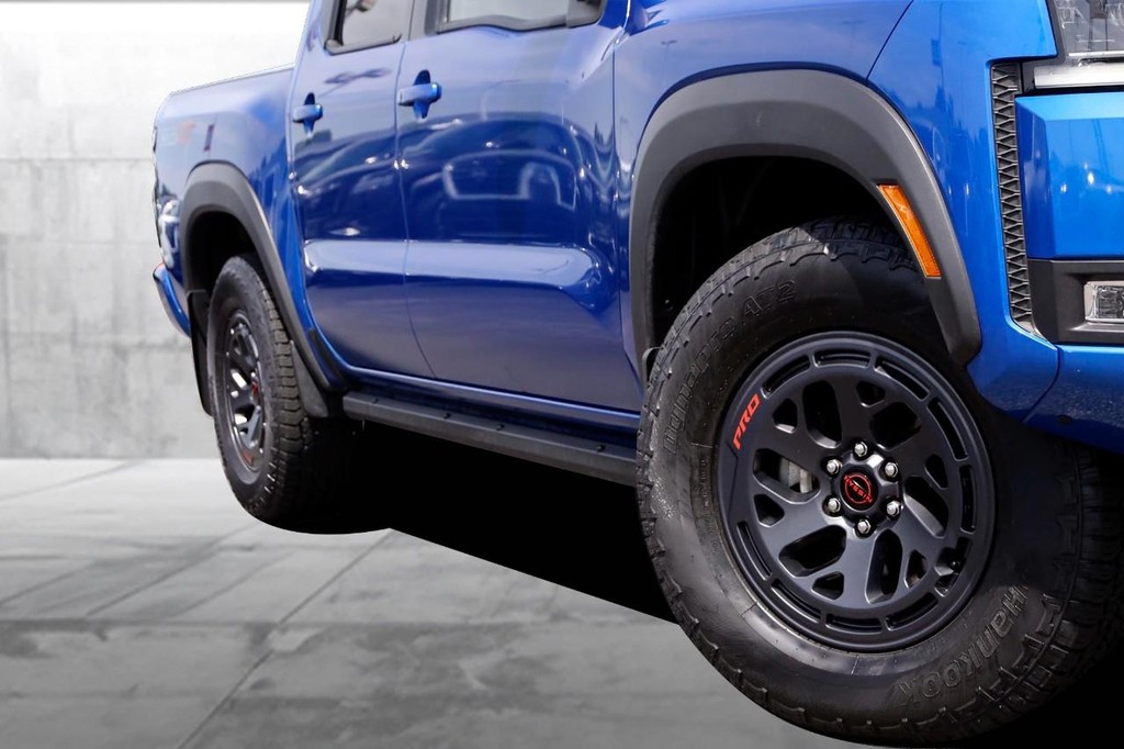Nissan Frontier Vehicle Image 03