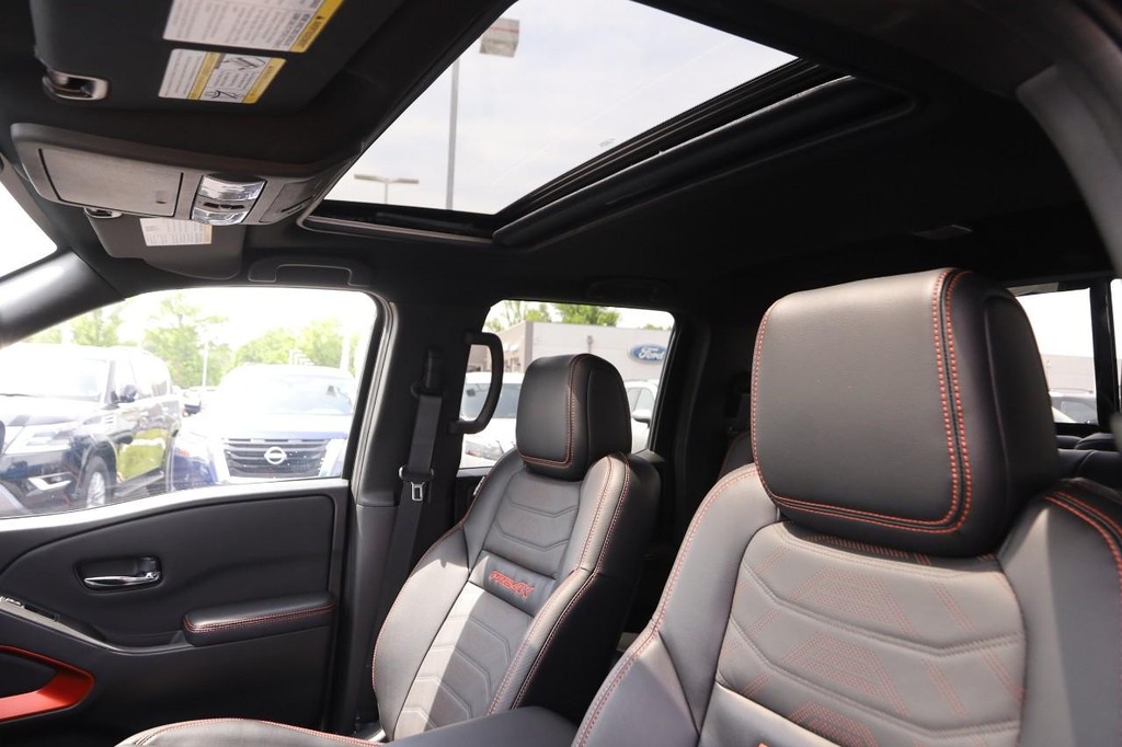 Nissan Frontier Vehicle Image 08