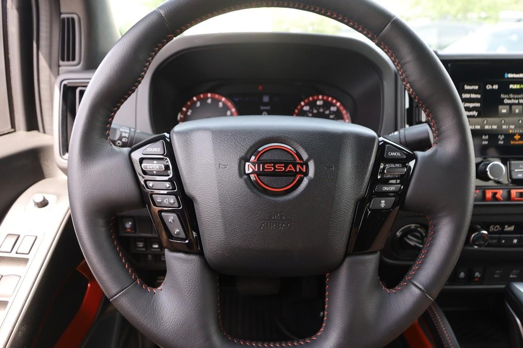 Nissan Frontier Vehicle Image 11