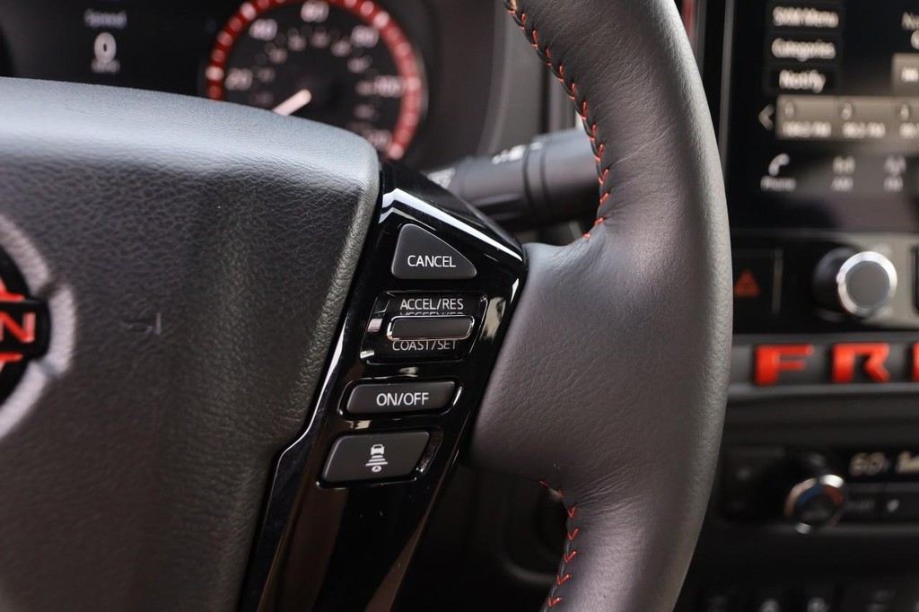 Nissan Frontier Vehicle Image 13