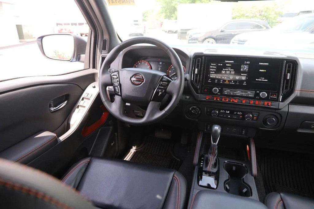 Nissan Frontier Vehicle Image 24