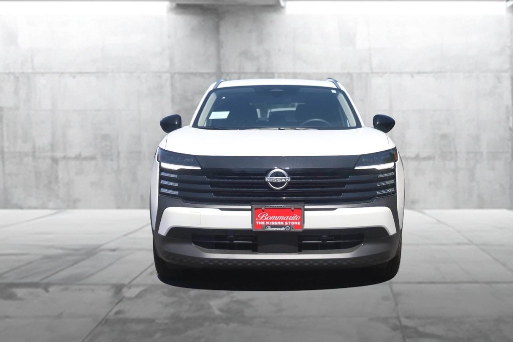 Nissan Kicks Vehicle Image 04