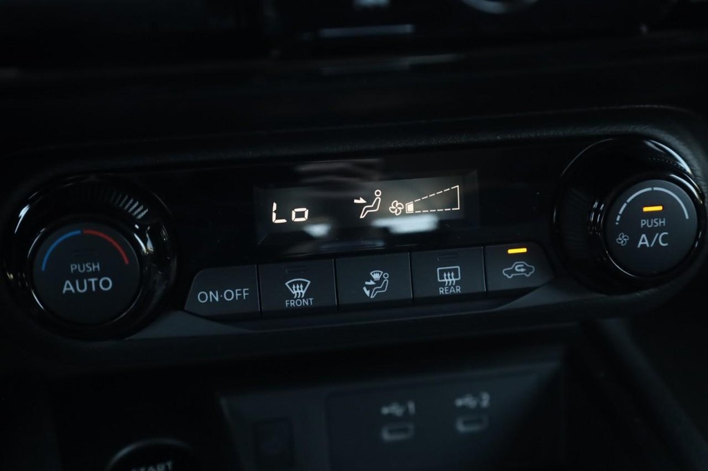 Nissan Kicks Vehicle Image 15