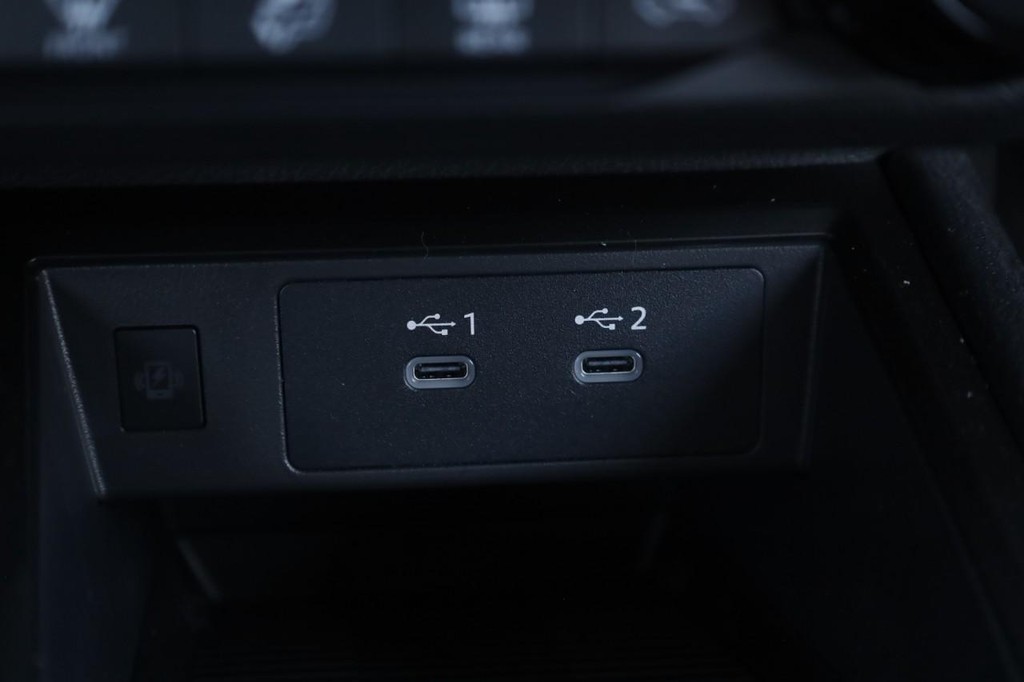 Nissan Kicks Vehicle Image 16