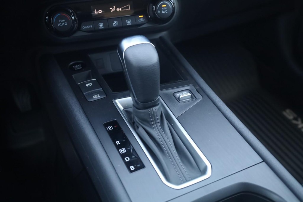 Nissan Kicks Vehicle Image 18