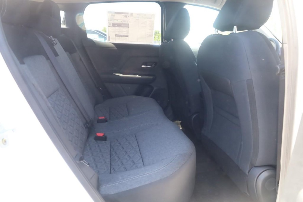 Nissan Kicks Vehicle Image 21