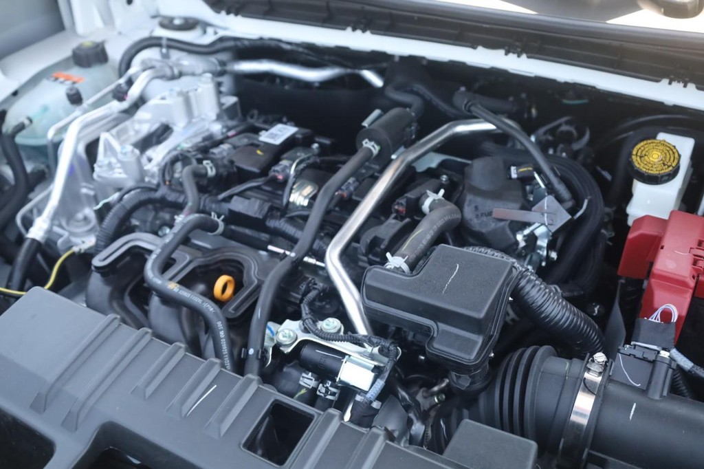 Nissan Kicks Vehicle Image 23