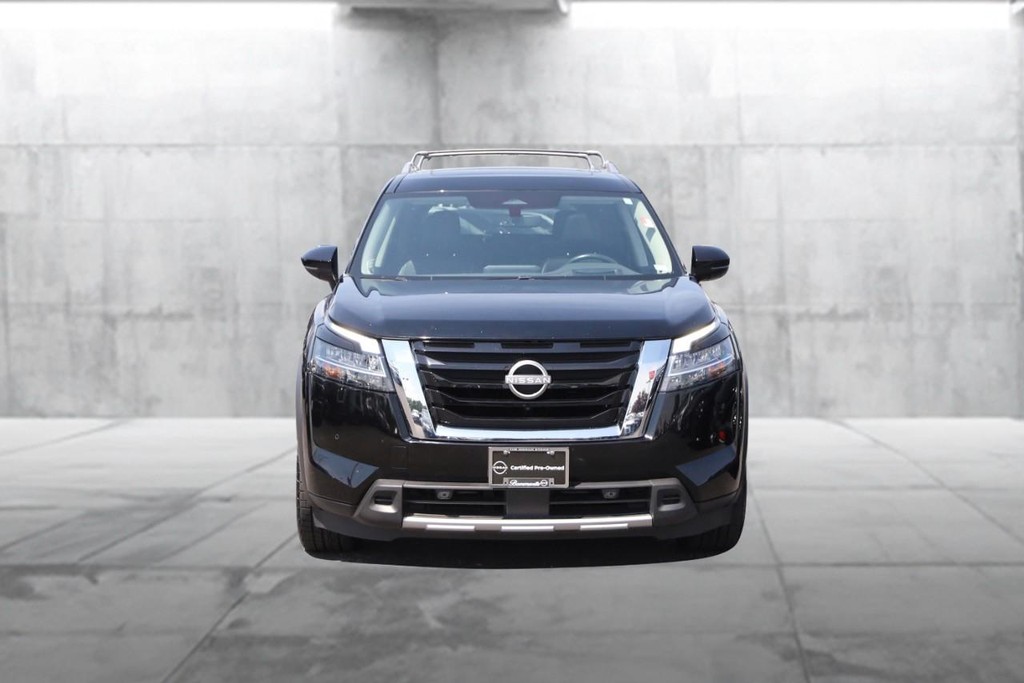 Nissan Pathfinder Vehicle Full-screen Gallery Image 4