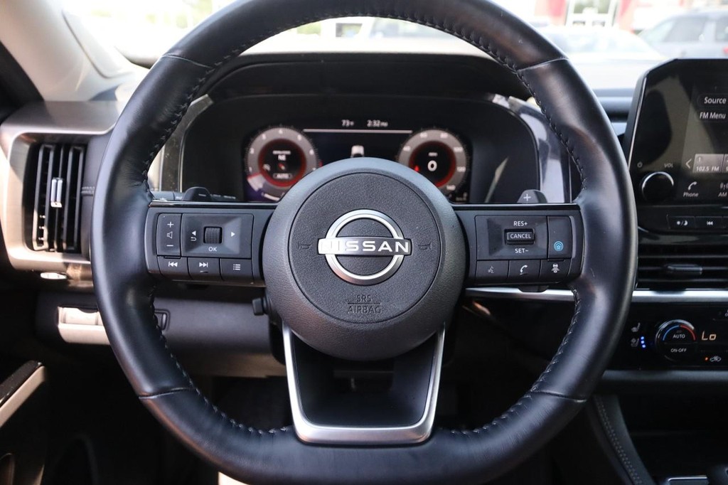 Nissan Pathfinder Vehicle Full-screen Gallery Image 13