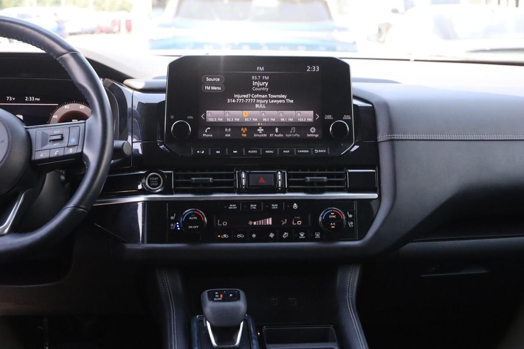 Nissan Pathfinder Vehicle Full-screen Gallery Image 26