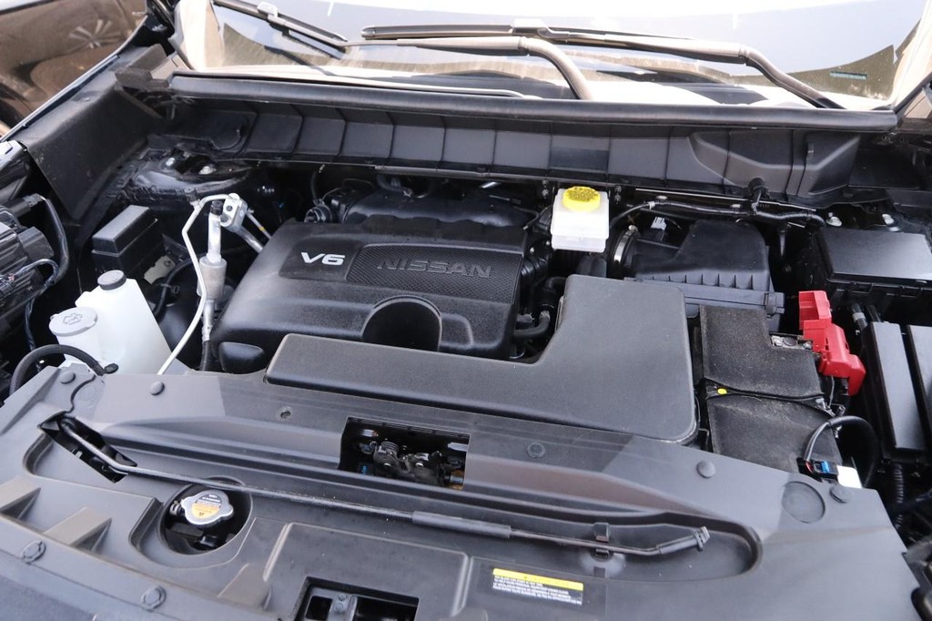 Nissan Pathfinder Vehicle Full-screen Gallery Image 29